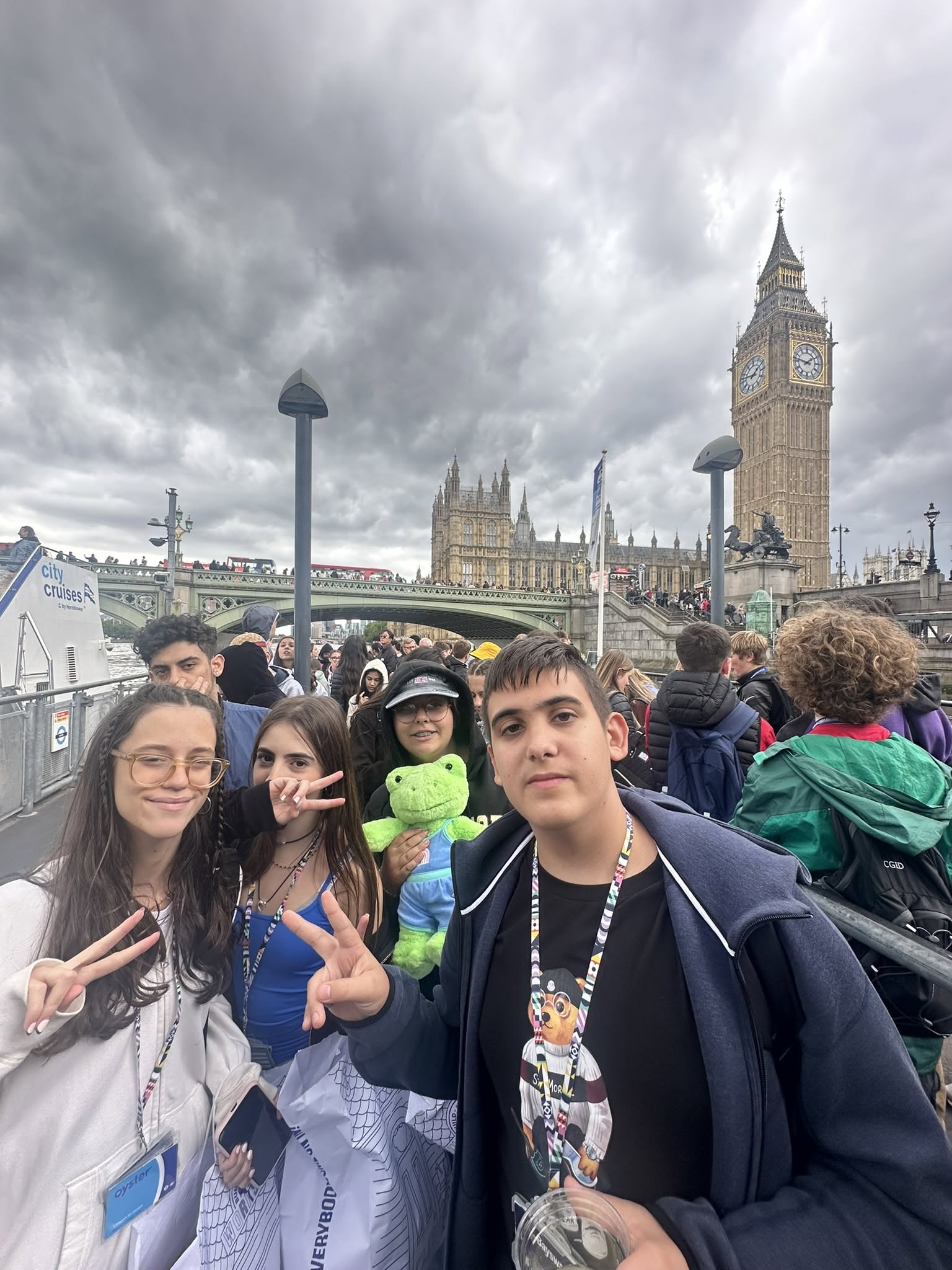 Μαθητές στο Λονδίνο μπροστά από το Big Ben